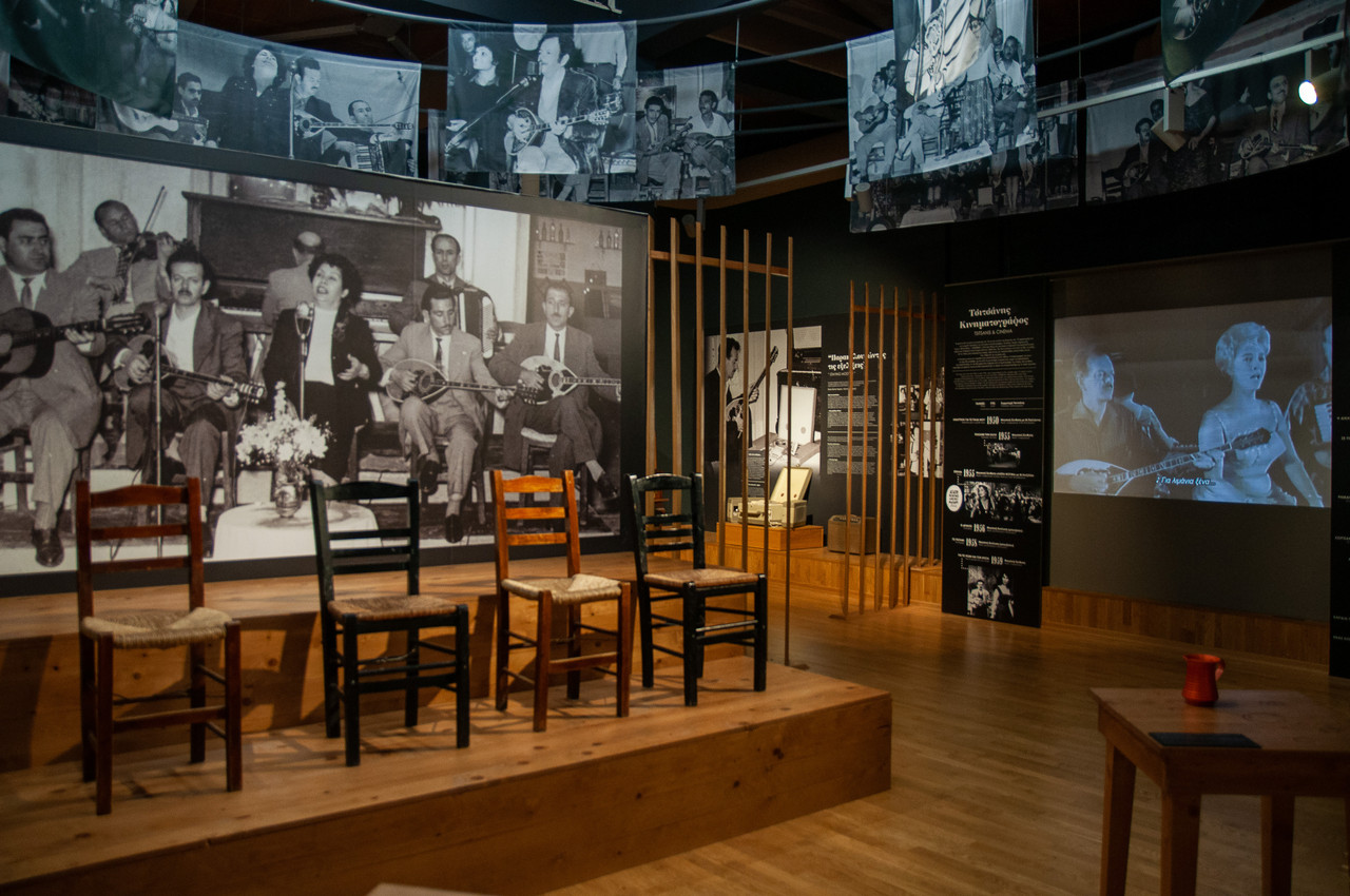 Tsitsanis on the screen inside the exhibition. © Research Centre – Tsitsanis Museum
